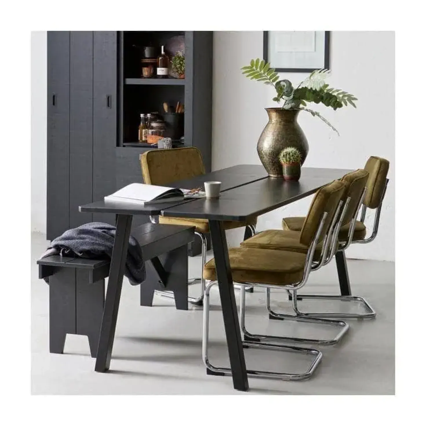 Barn Wandkast Bezaagd Mat Zwart 122cm