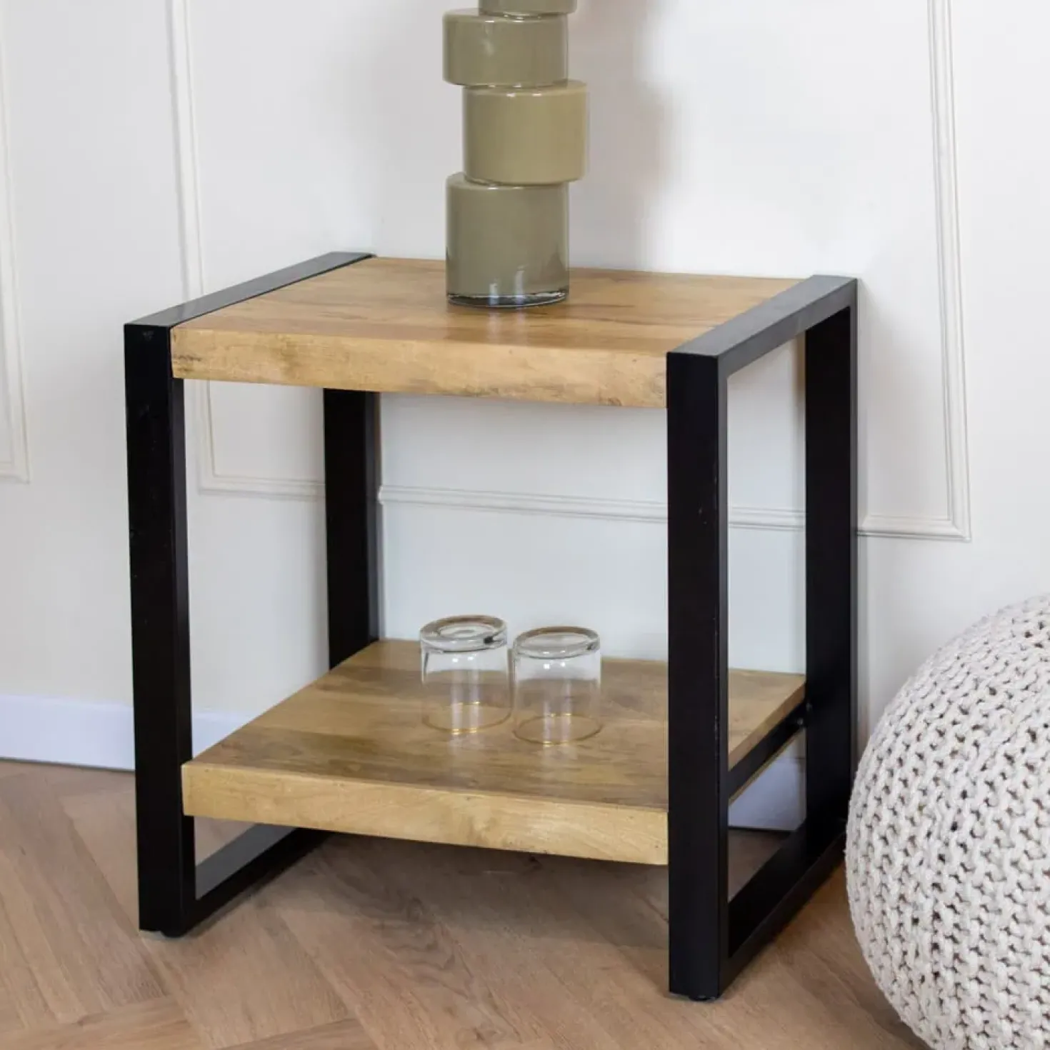 Britt bijzettafel industrieel mangohout met onderblad 60cm