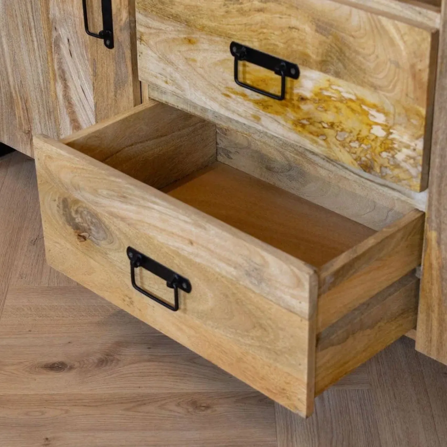 Britt Dressoir 2 deuren 2 lades Mangohout 160cm