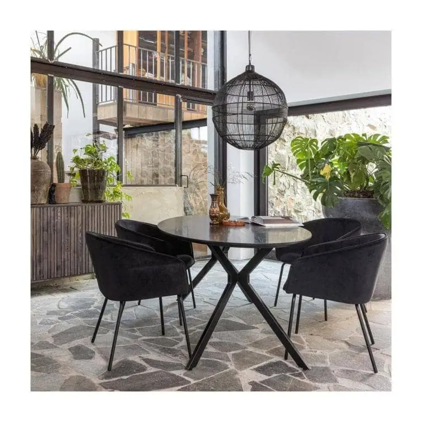 Bruno Ovale Eettafel zwart 220cm