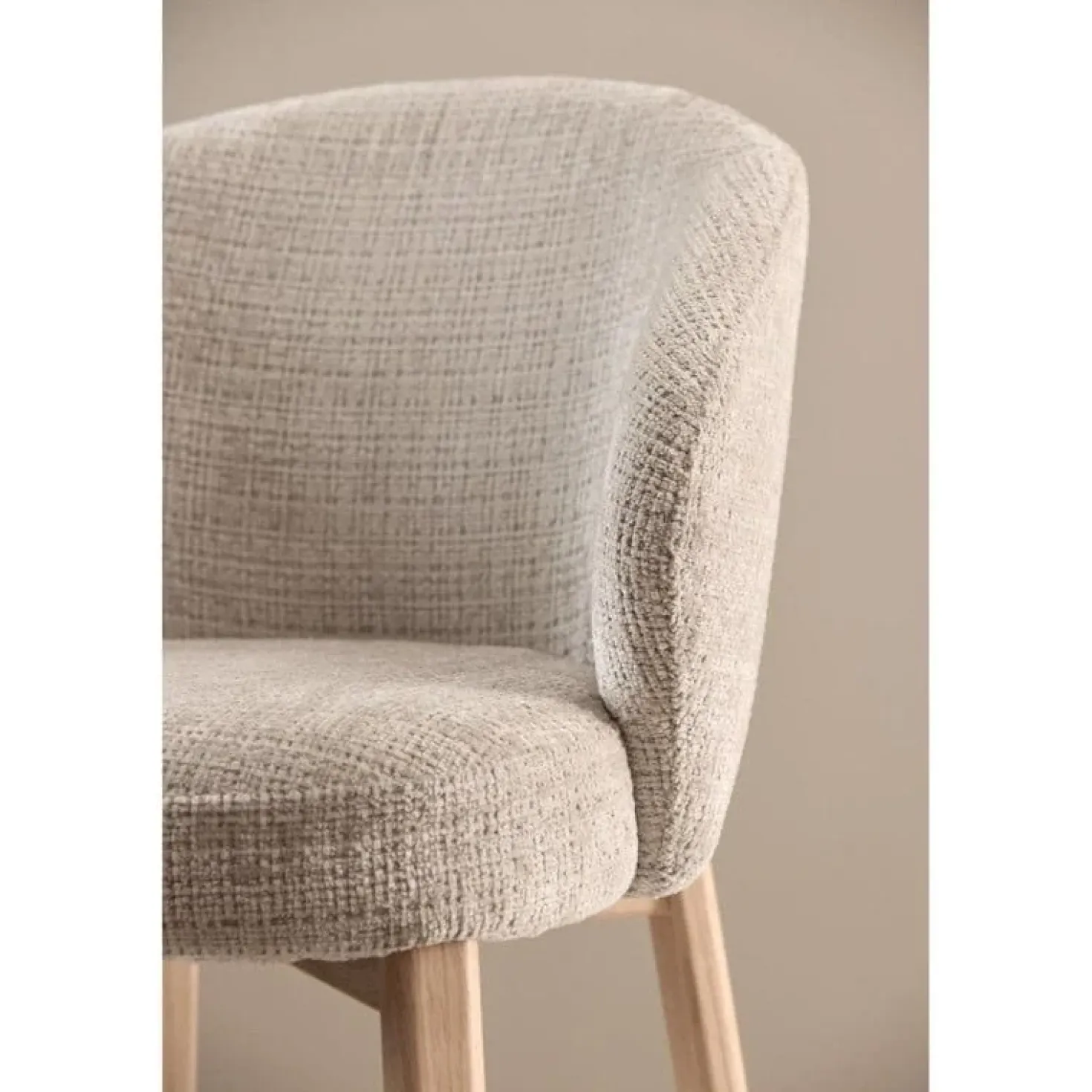 Darlene Eetkamerstoel Beige Naturel houten poten