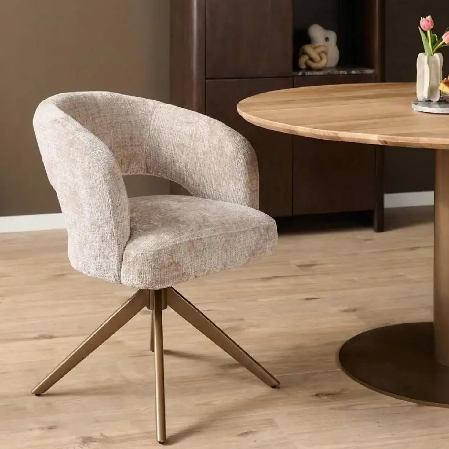 Eetkamerstoel Lana Beige met bronzen poot
