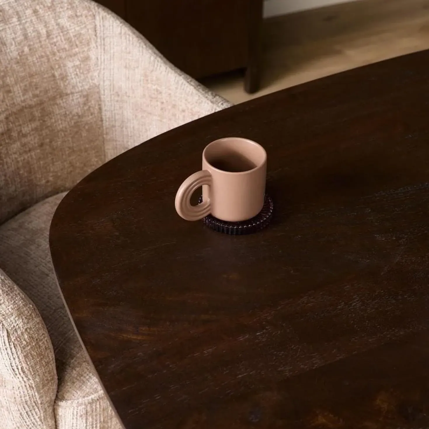 Eettafel Martin Deens ovaal Walnoot Zand poot 200cm