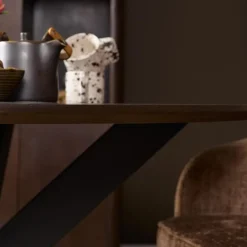 Eettafel Martin rond Walnoot Zwarte poot 150cm