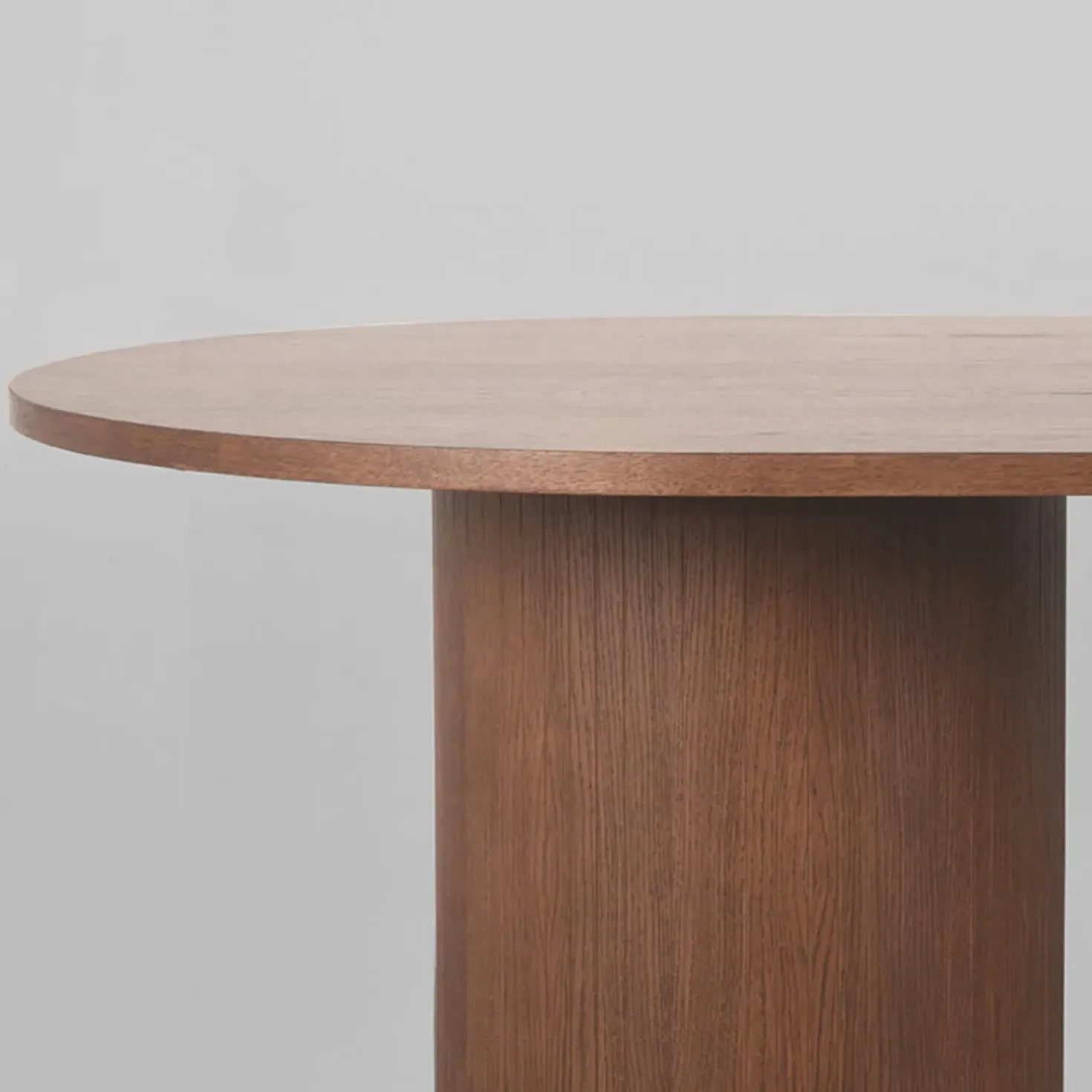 Eettafel Oliva walnoot Eikenhout ovaal 240cm