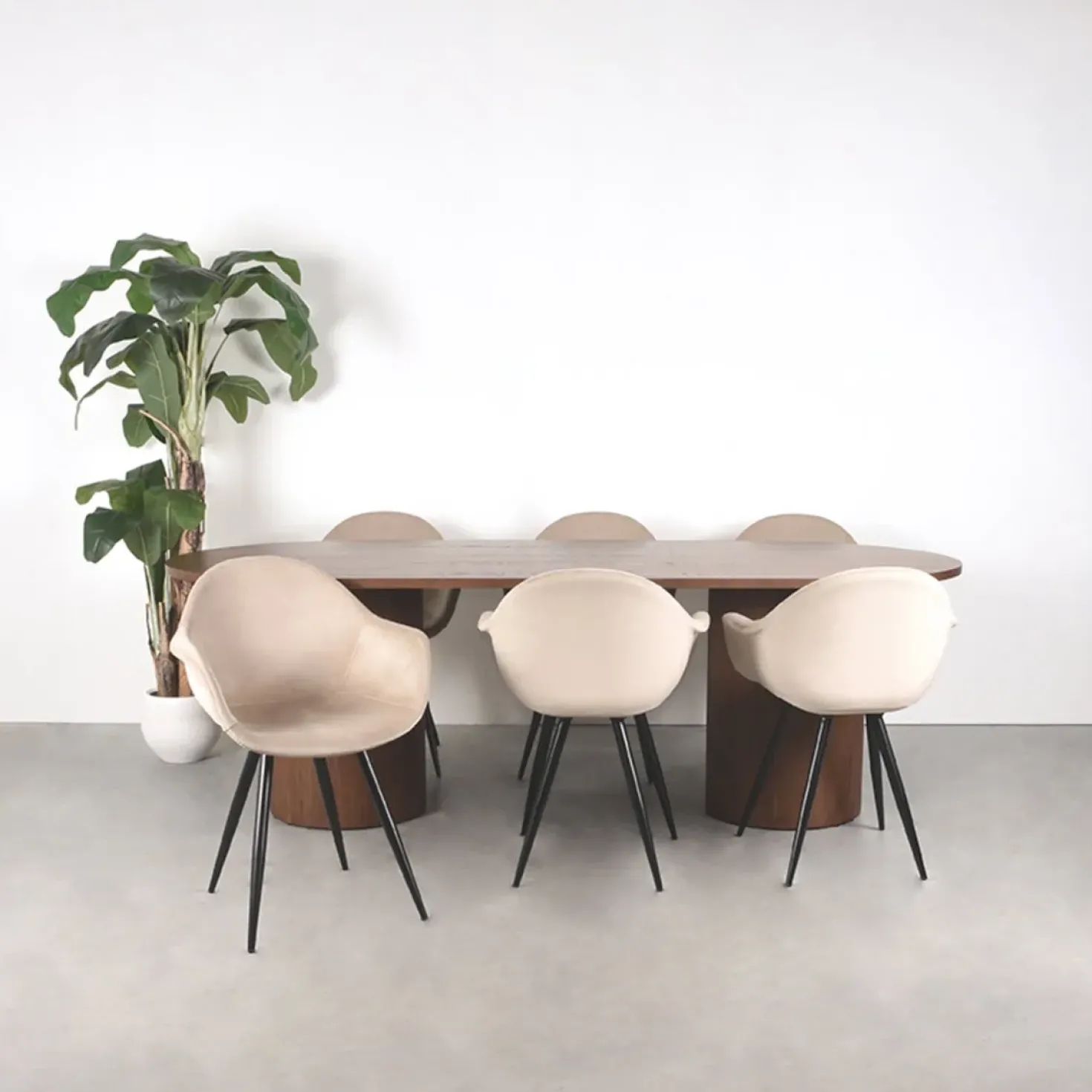 Eettafel Oliva walnoot Eikenhout ovaal 240cm