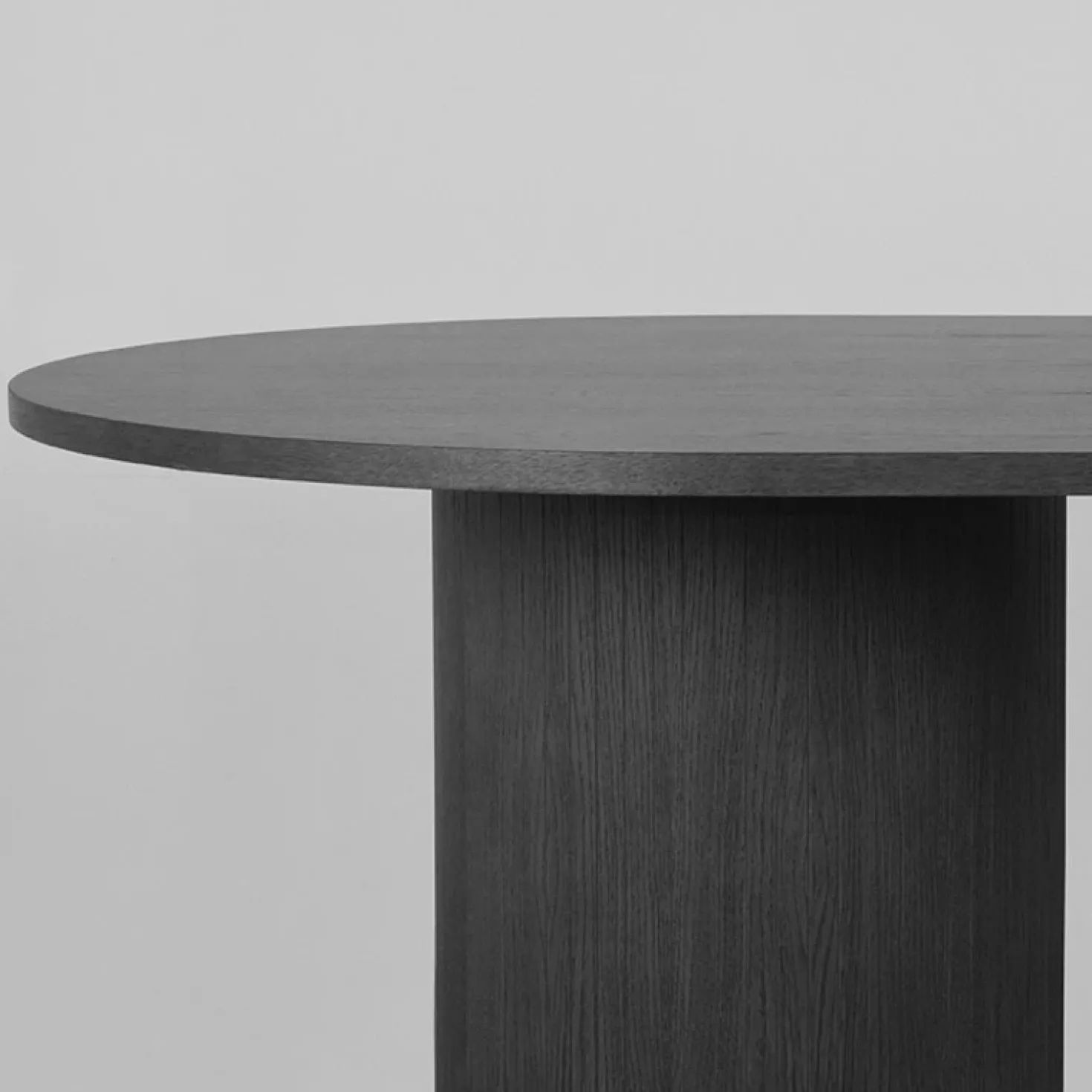 Eettafel Oliva Zwart Eikenhout ovaal 240cm