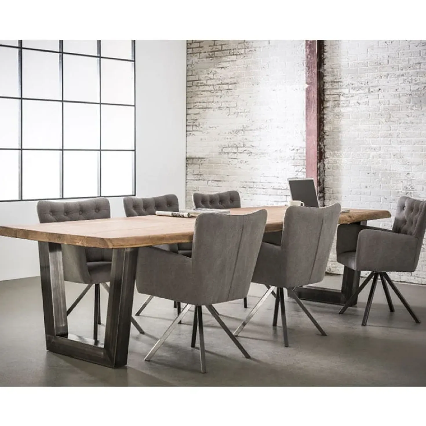 Evan eettafel industrieel 300cm 60mm dikte blad acaciahout