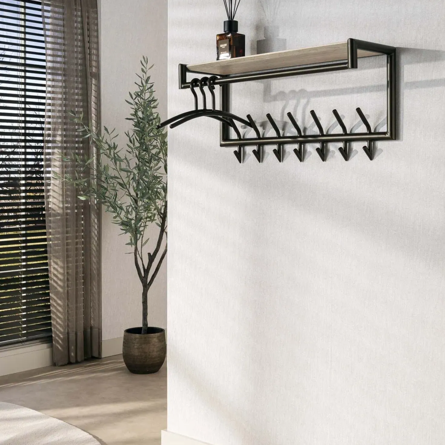Fenna Kapstok met hoedenplank 14 haken Travertine 85cm