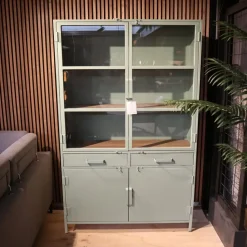 Figue vitrinekast industrieel olijfgroen / houten planken 120cm