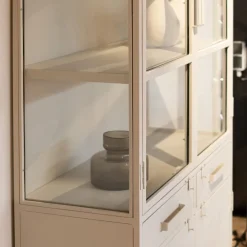 Figue vitrinekast industrieel taupe zijkant glas 90cm