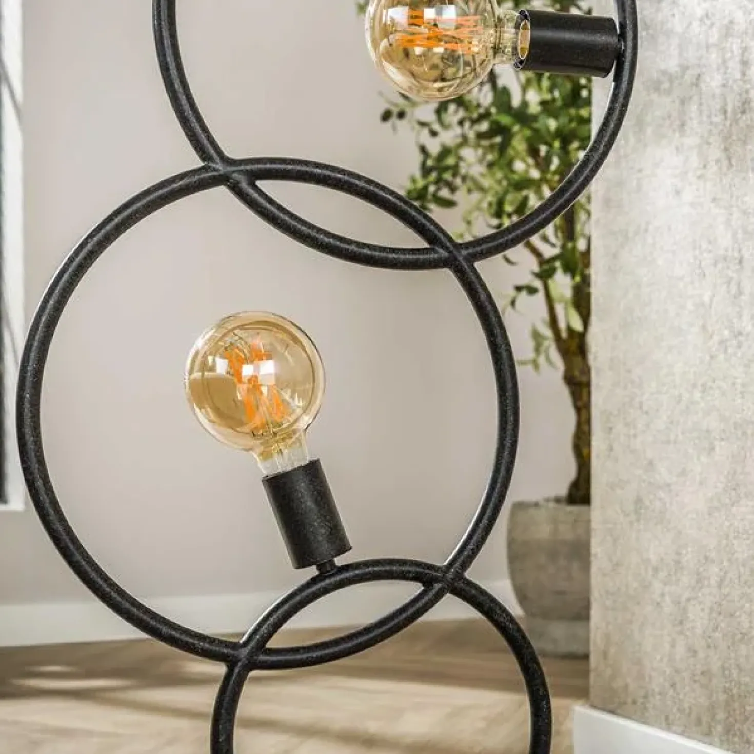 Finn 3-lichts Vloerlamp Artic zwart