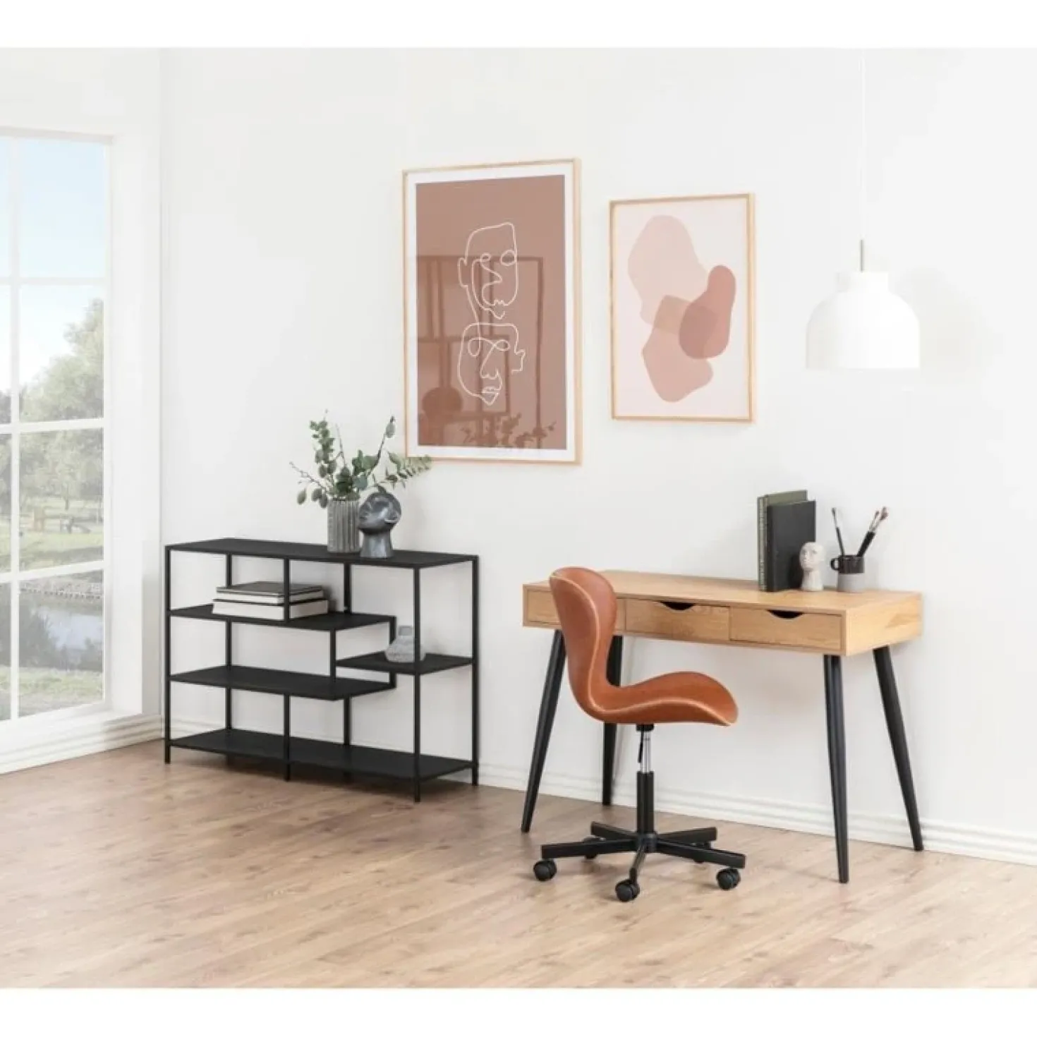 Freya Bureau Hout met zwarte poten 110cm