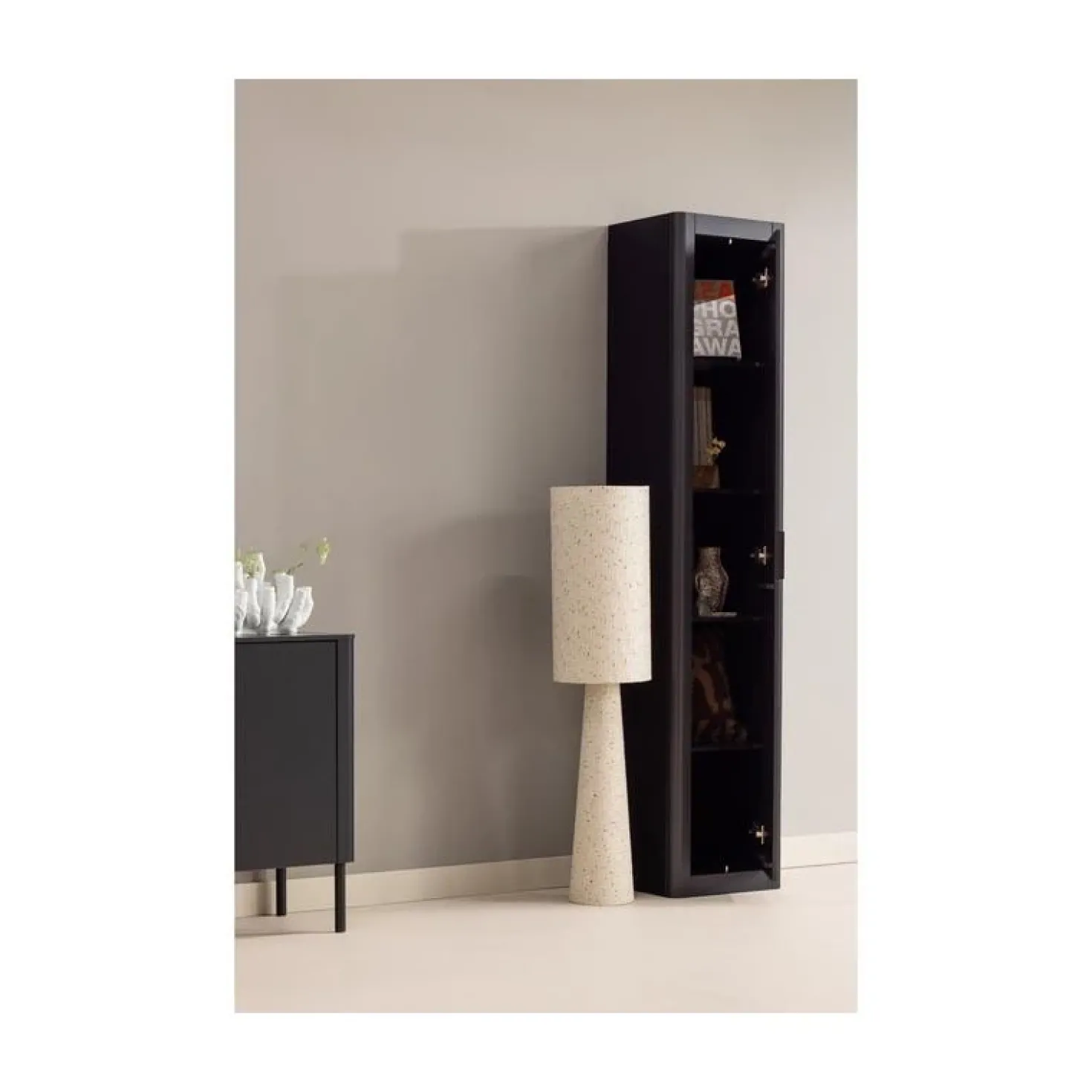 Gunnar Smalle hoge kast grenen matzwart 45 cm