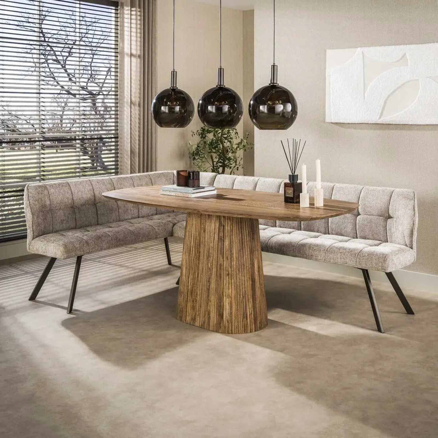 Kelly Hoekbank Links Hoven Zand met bruin bronzen poot 230cm