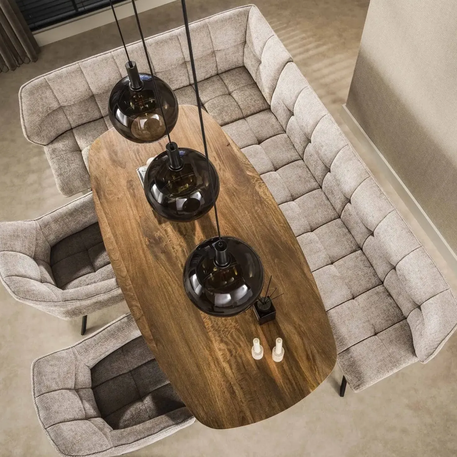 Kelly Hoekbank Links Hoven Zand met bruin bronzen poot 230cm
