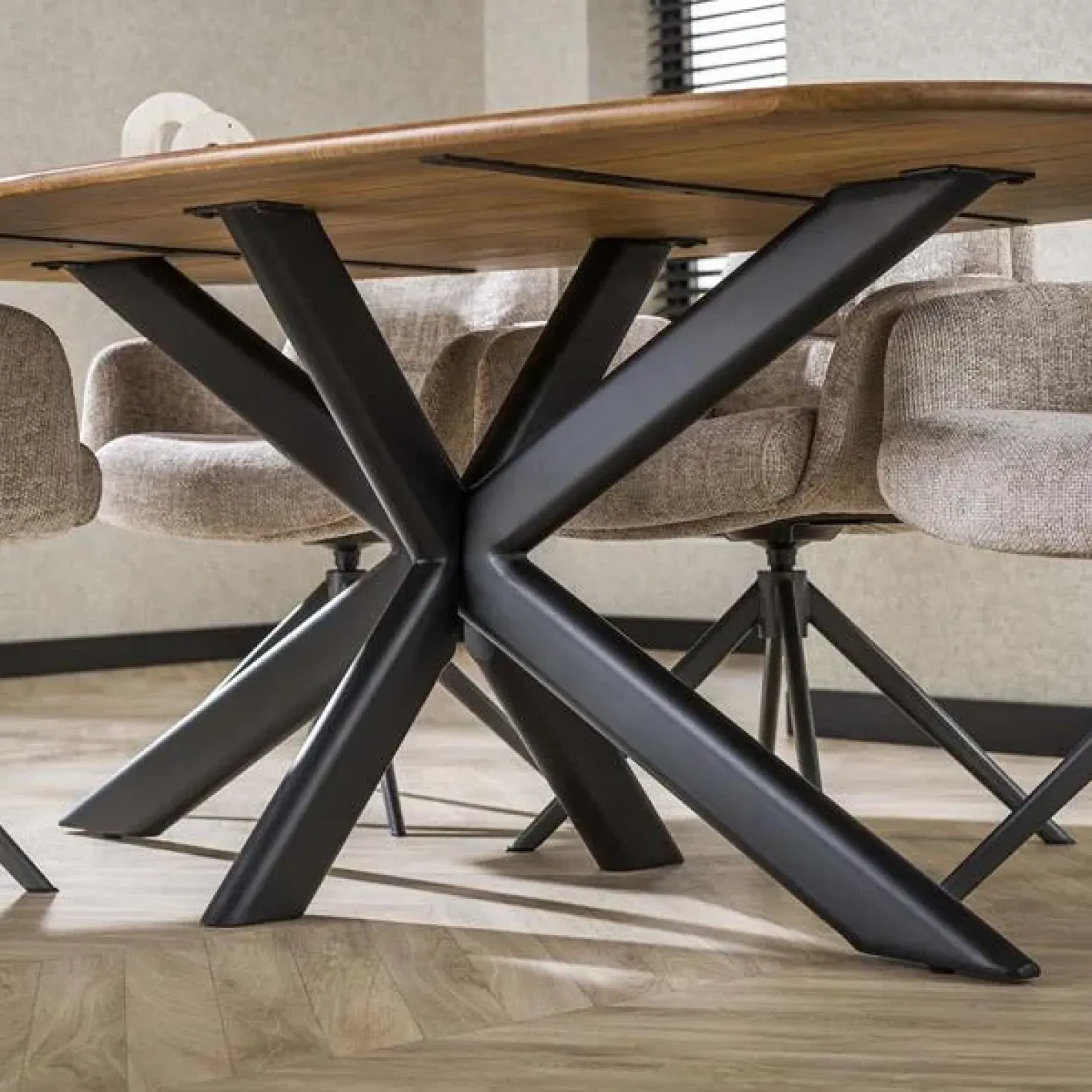 Kevin Eettafel deens ovaal Mangohout 180cm