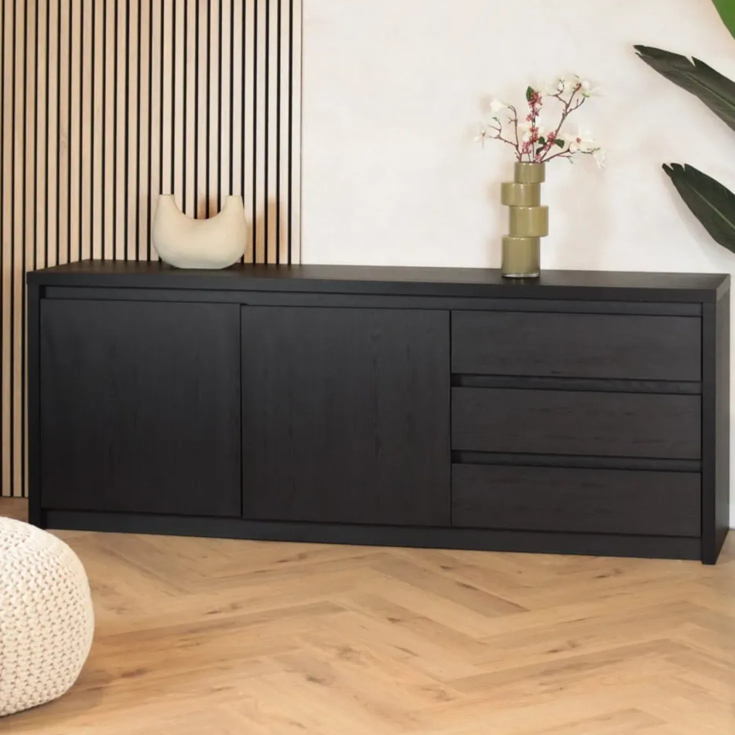 Kiara Dressoir Klein Zwart 212cm