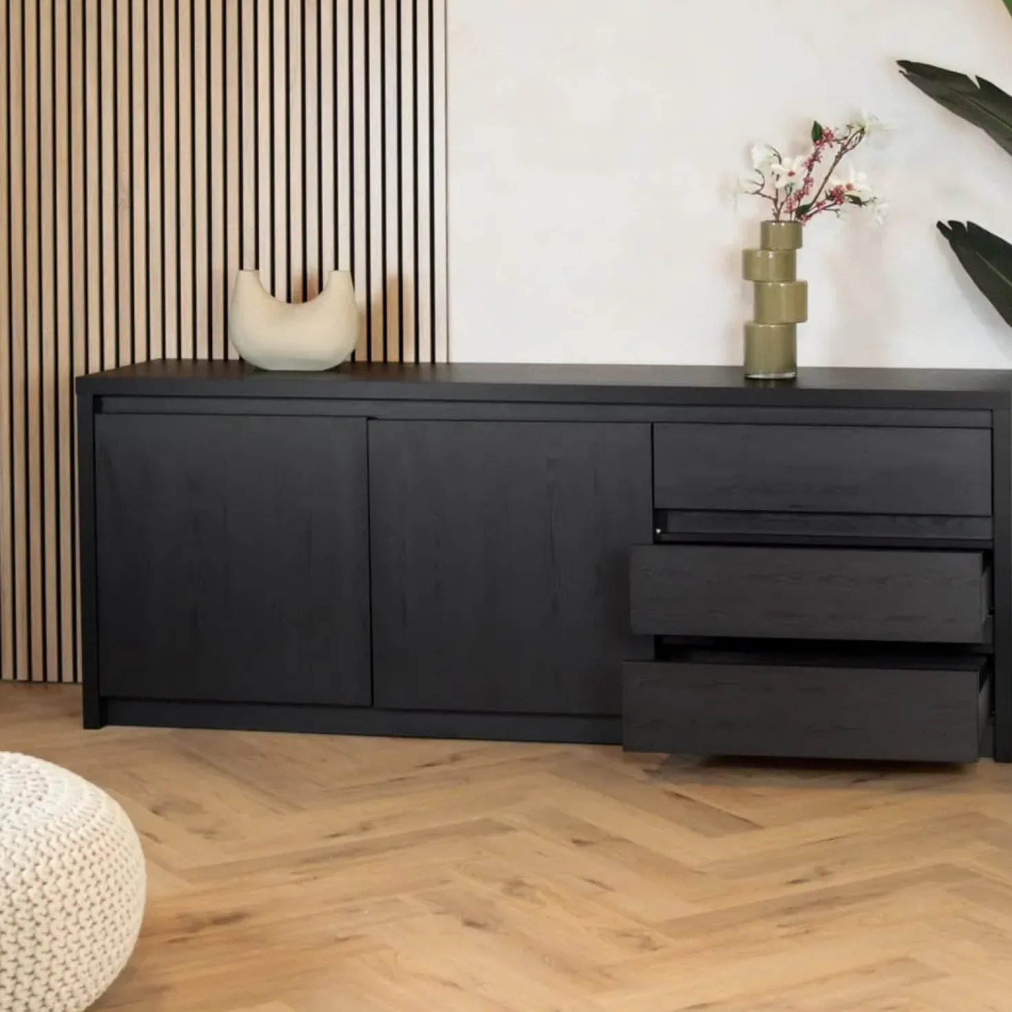 Kiara Dressoir Klein Zwart 212cm
