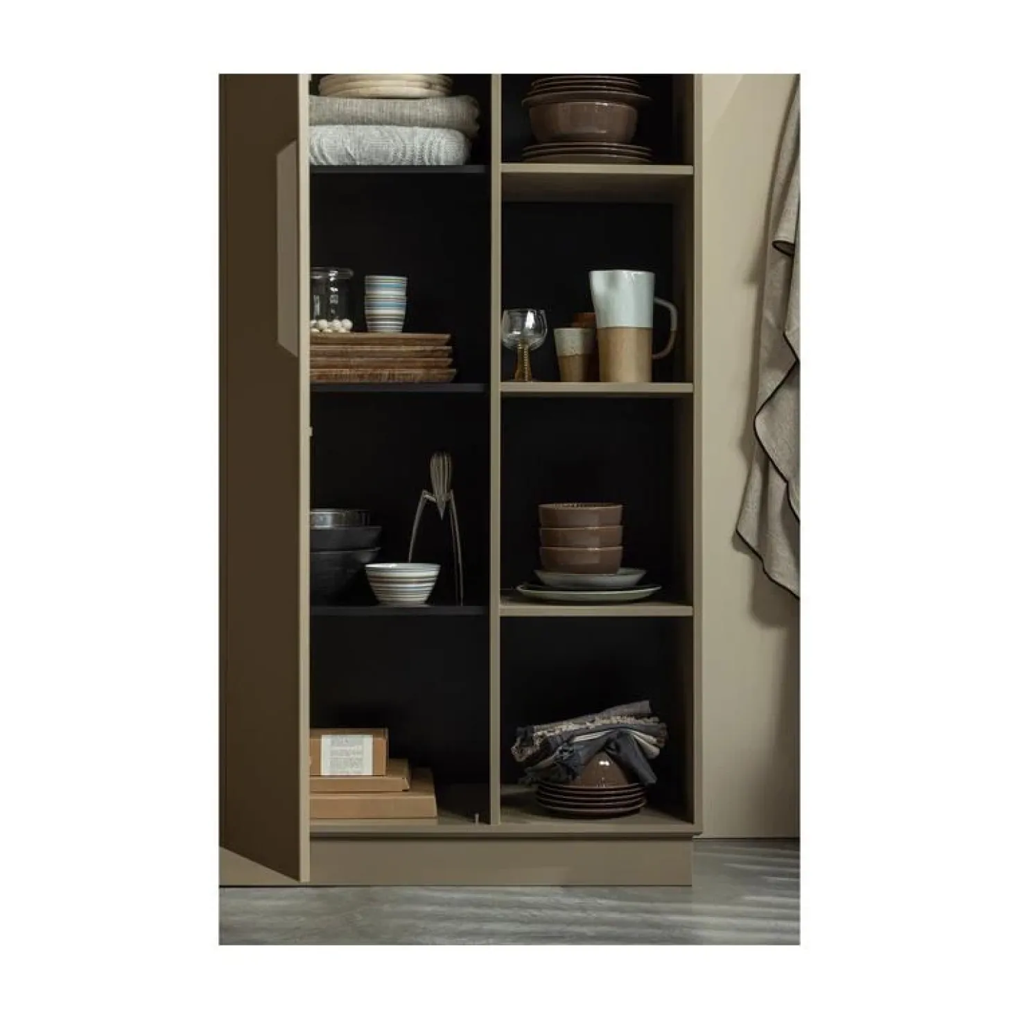 Lowen Opbergkast Dennenhout Mud 100cm