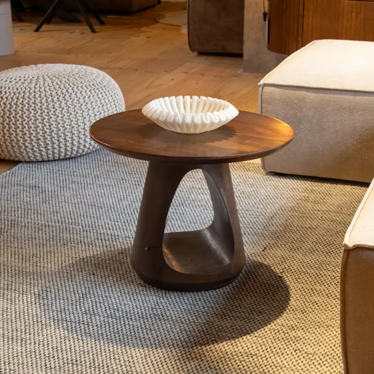 Mike Salontafel rond Walnoot Small 60cm