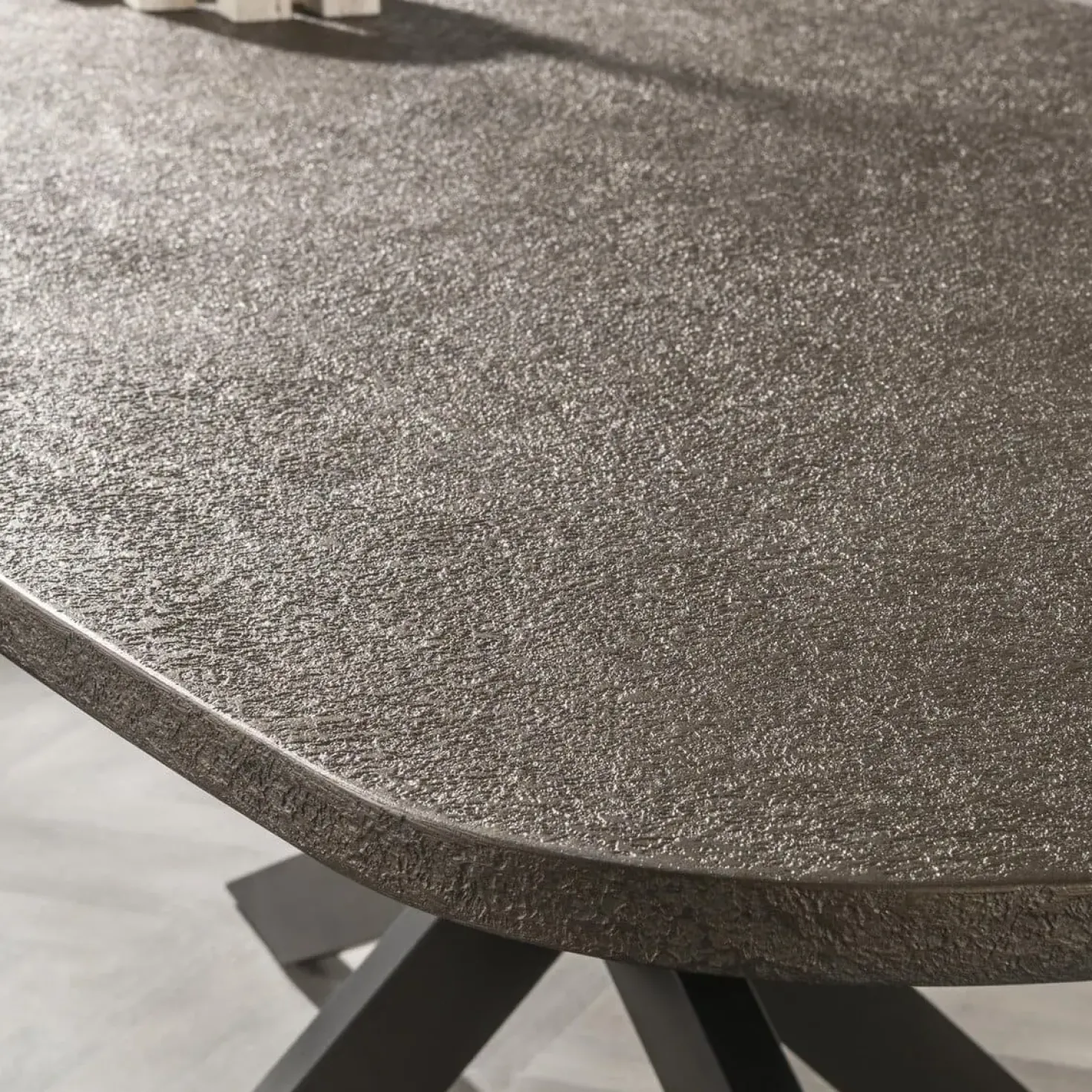 Miles Eettafel deens ovaal Brons 180cm