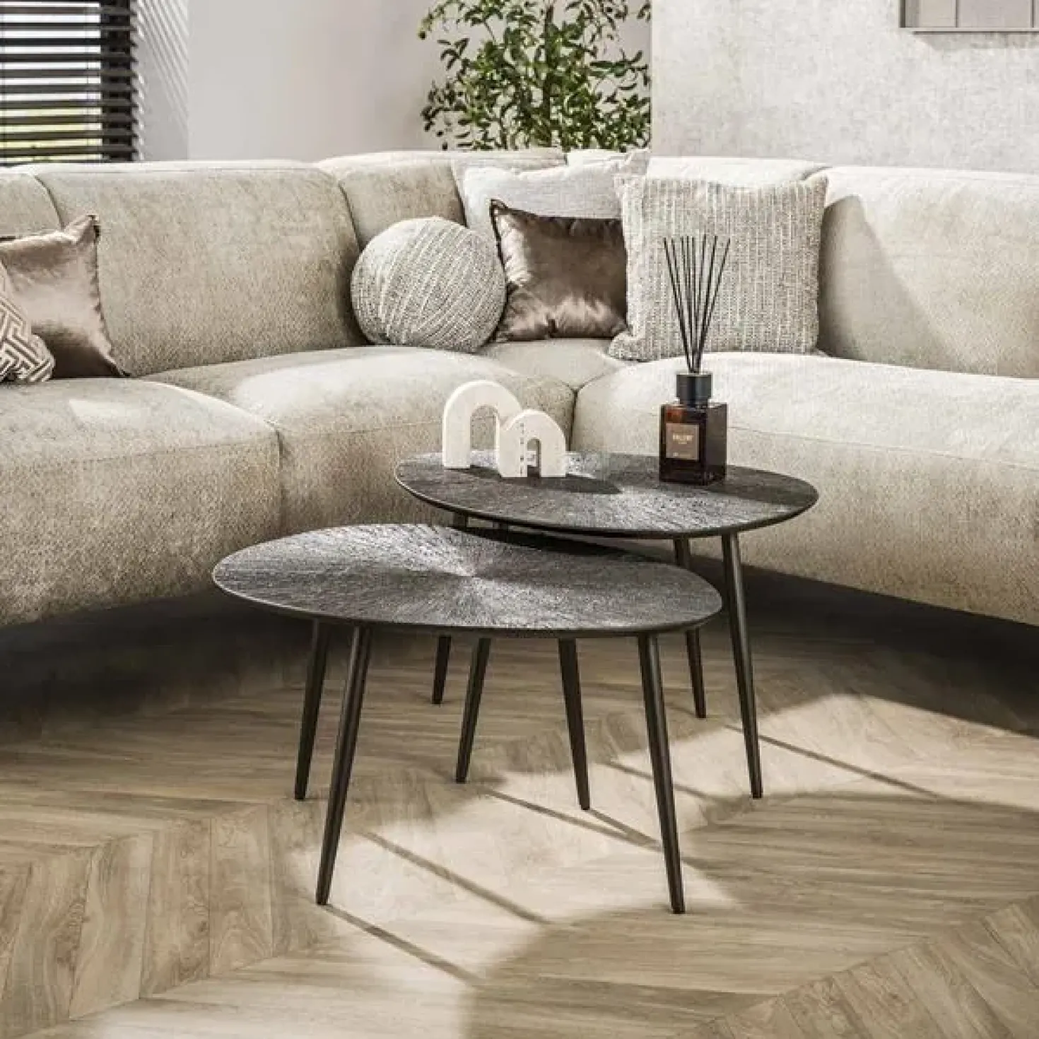 Russell Salontafel set van 2 organisch Brons